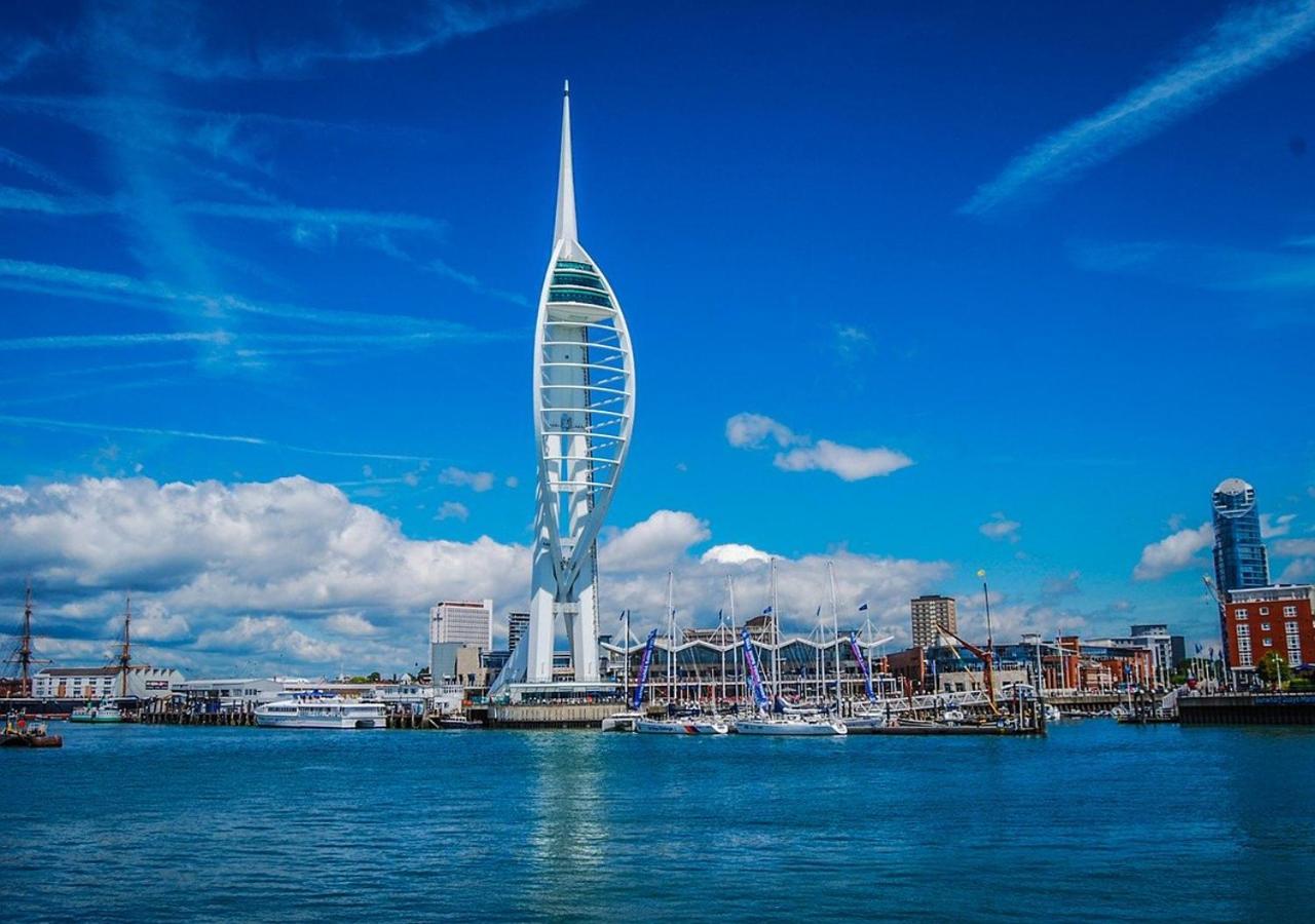 Flat D - Modern, Top Floor, 2 Bedroom, 2 Bathroom Apartment In Central Southsea, Portsmouth Exteriör bild